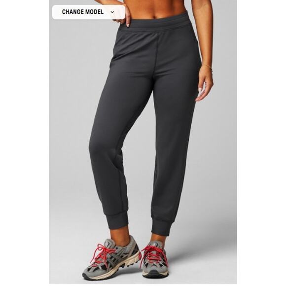 Fabletics On-The-Go Cold Weather Jogger Pant Size Medium Gray Pockets Athleisure - Picture 1 of 7